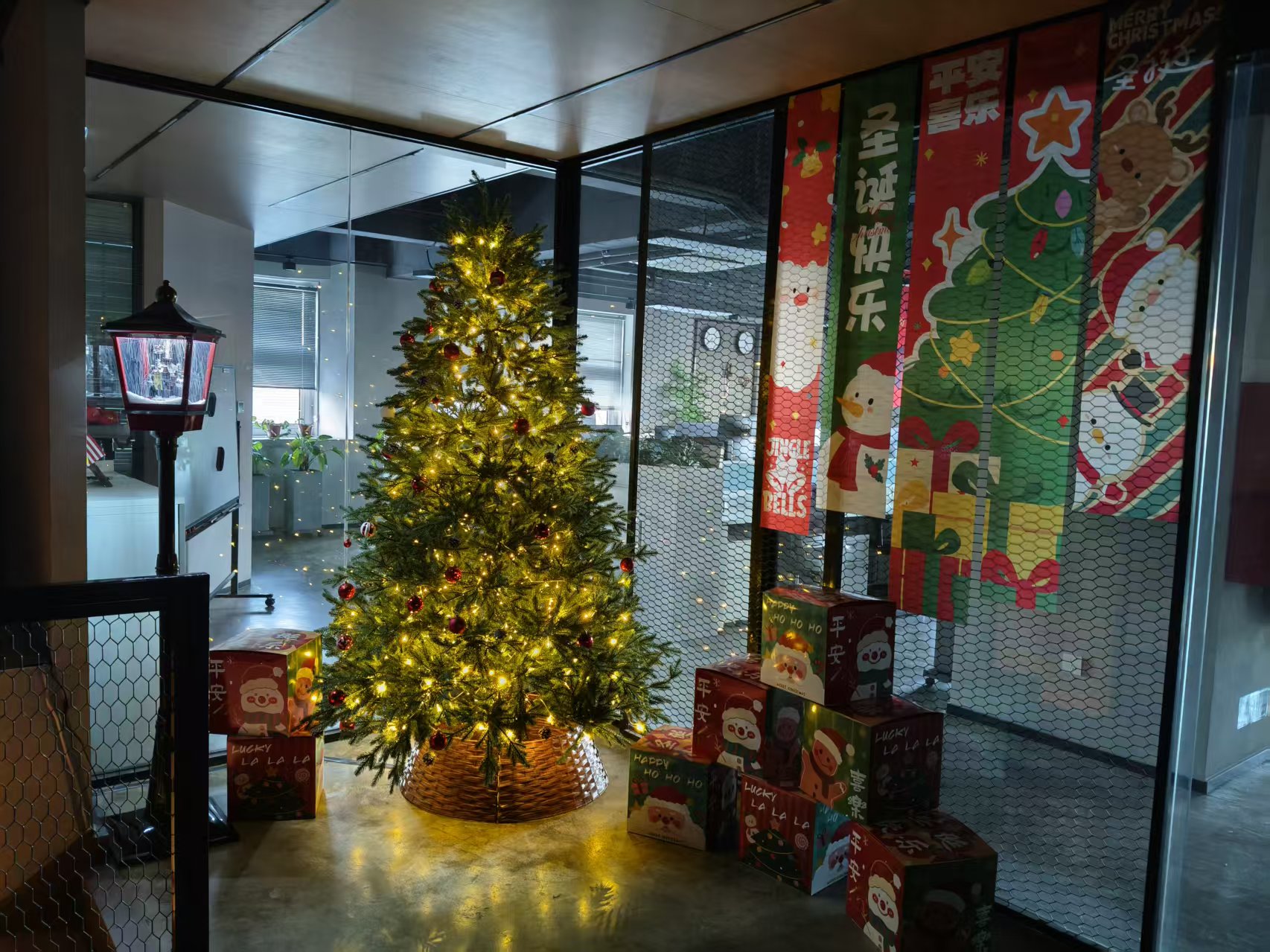 Blueant Christmas Sale: Forklift Parts Up to 30% Off + Free Tool Kit